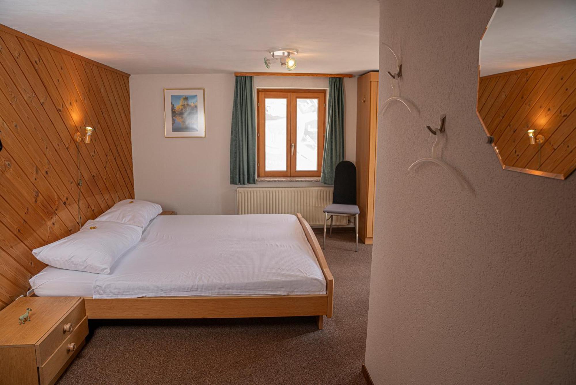Alte Bock 2.0 Bed & Breakfast Grächen Exterior photo