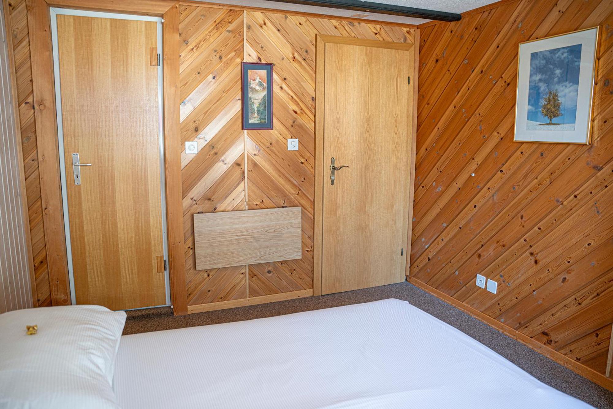 Alte Bock 2.0 Bed & Breakfast Grächen Exterior photo