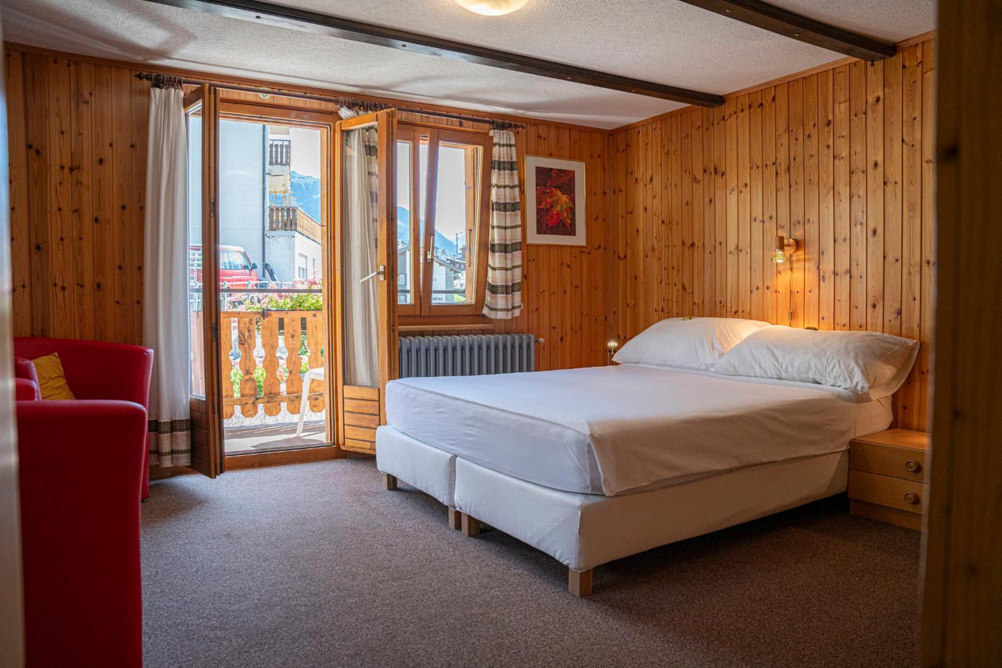 Alte Bock 2.0 Bed & Breakfast Grächen Exterior photo