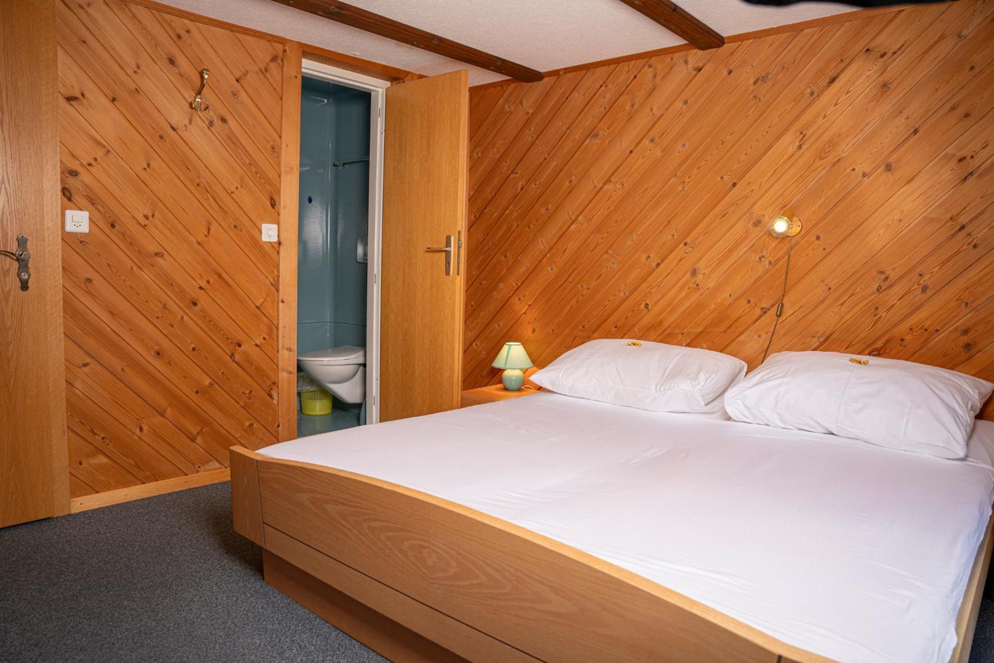 Alte Bock 2.0 Bed & Breakfast Grächen Exterior photo